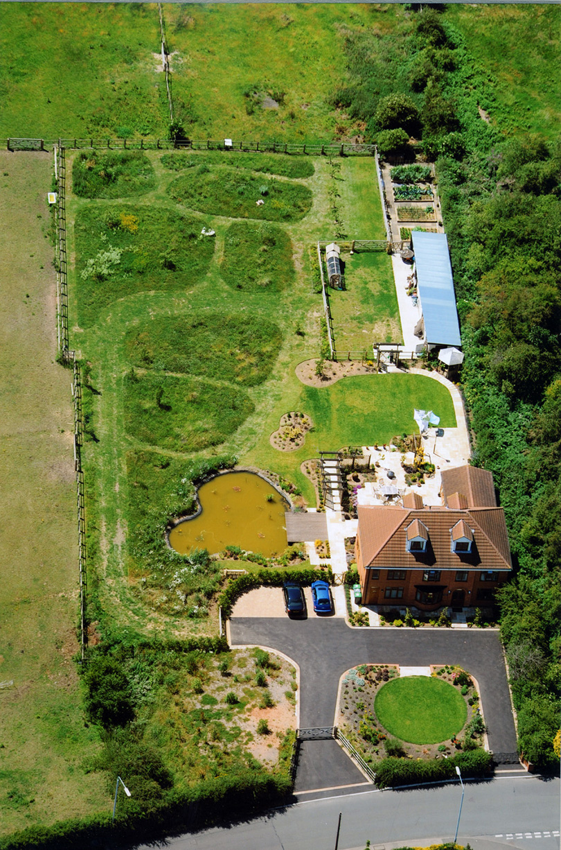 Aerial photograph of Bracken House and its gardens - June 2011